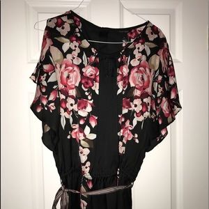 White House Black Market Butterfly Split Sleeves L